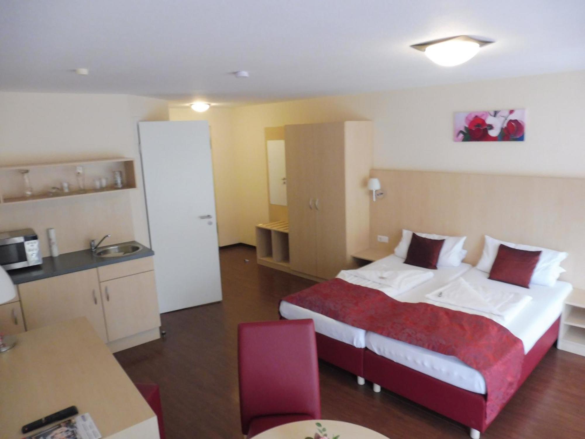 Hotel Gasthof Zum Engel - Gaestehaus คึนเซลเซา ภายนอก รูปภาพ
