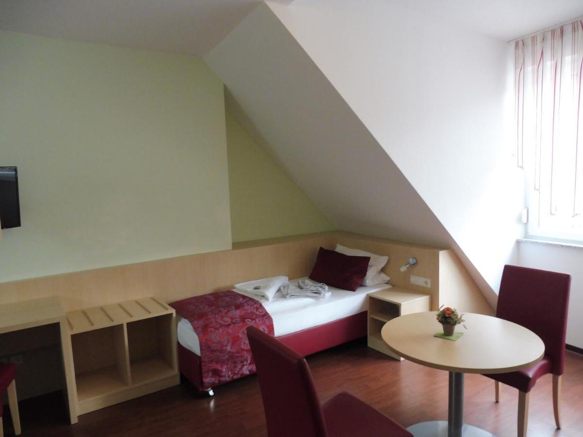 Hotel Gasthof Zum Engel - Gaestehaus คึนเซลเซา ภายนอก รูปภาพ