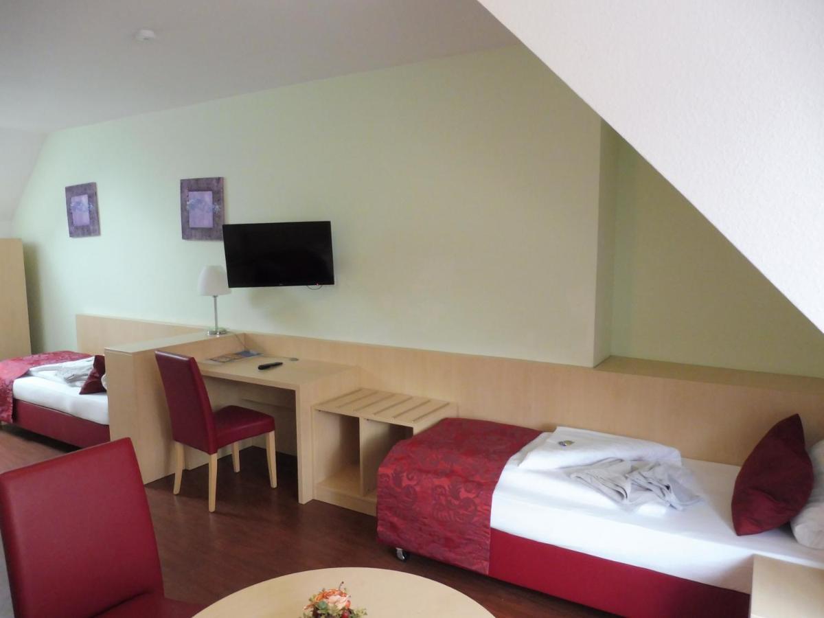 Hotel Gasthof Zum Engel - Gaestehaus คึนเซลเซา ภายนอก รูปภาพ